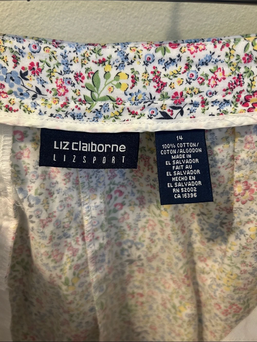 Liz Claiborne White Floral Print Flat Front women’s  Shorts